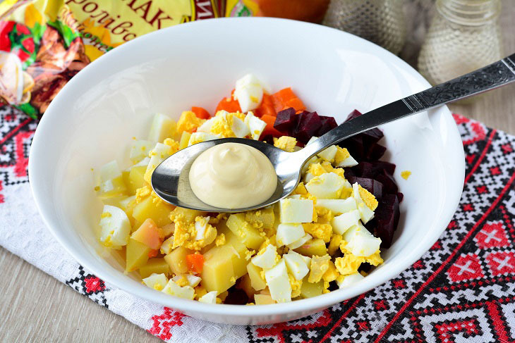 Vinaigrette with egg - delicious, hearty and very healthy salad