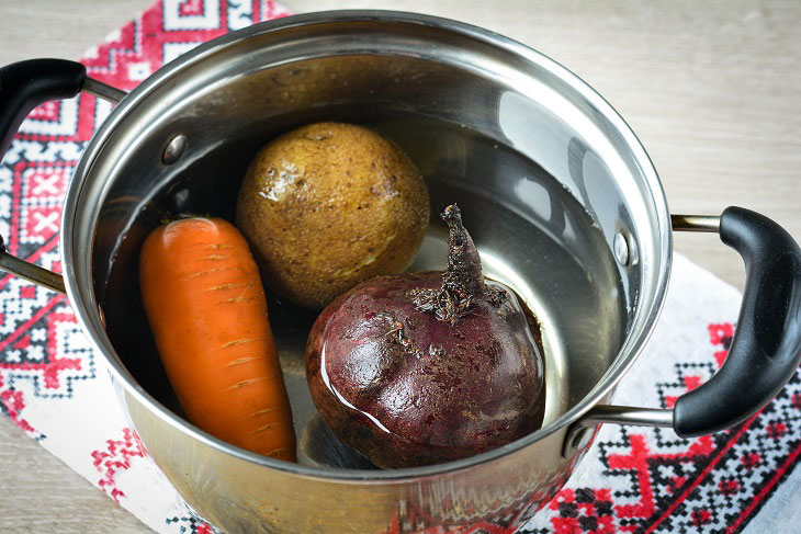 Vinaigrette with egg - delicious, hearty and very healthy salad