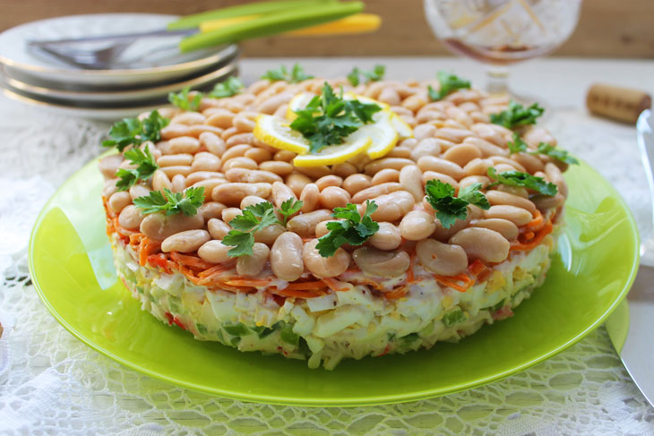 Salad "Piquant crab" - very tasty, hearty and elegant