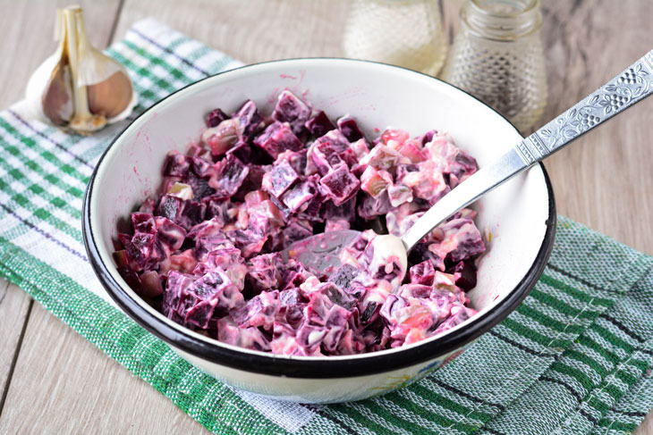 Salad "Ruby" from beets - bright appearance and unique taste