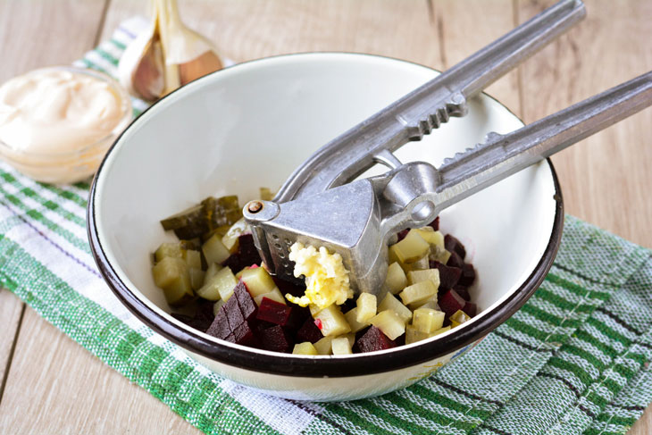 Salad "Ruby" from beets - bright appearance and unique taste