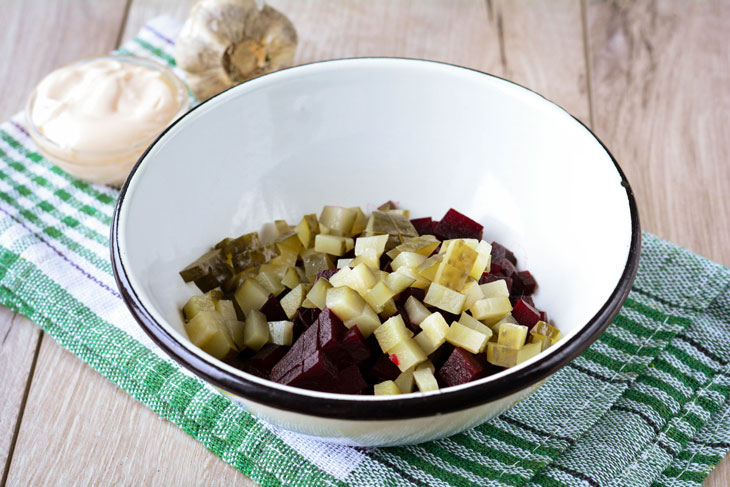 Salad "Ruby" from beets - bright appearance and unique taste