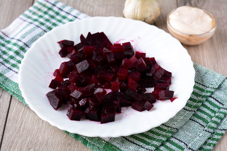 Salad "Ruby" from beets - bright appearance and unique taste
