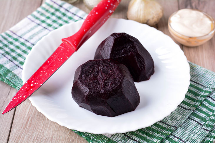 Salad "Ruby" from beets - bright appearance and unique taste