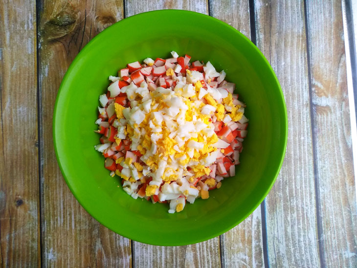 Salad "Pearl" with seafood - delicious and unusual