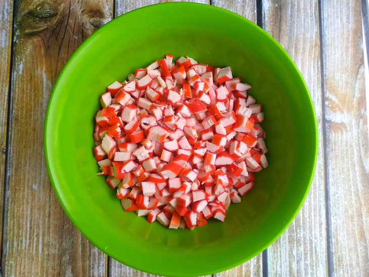 Salad "Pearl" with seafood - delicious and unusual