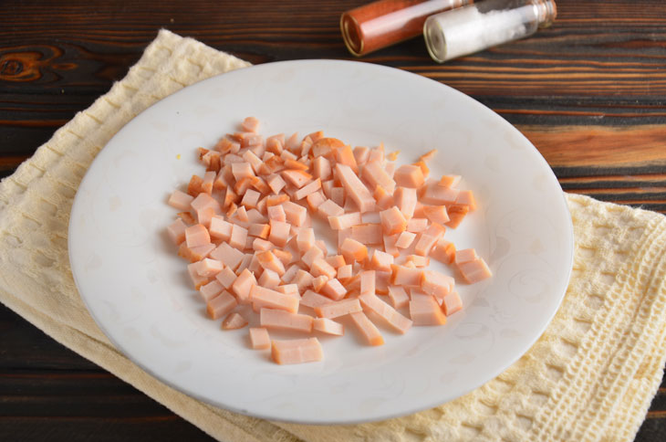 Salad "Christmas" with chicken - an amazing dish on the festive table