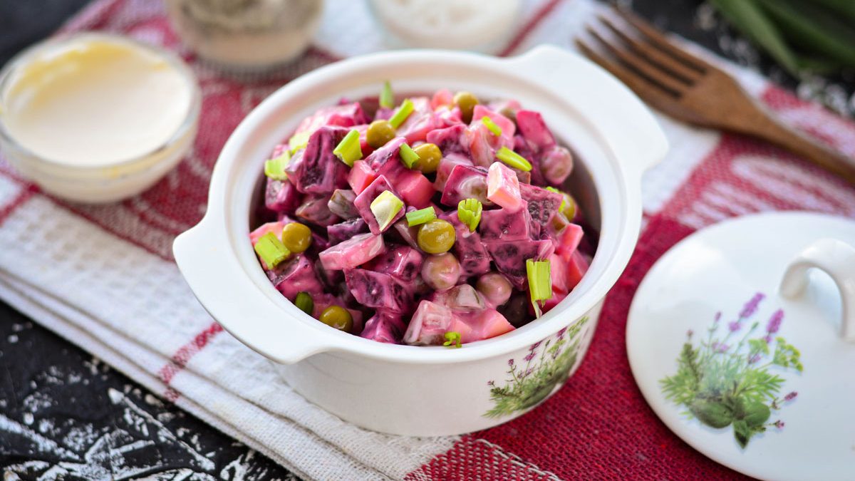 Salad “Violetta” with beets and cheese – it will charm your favorite guests