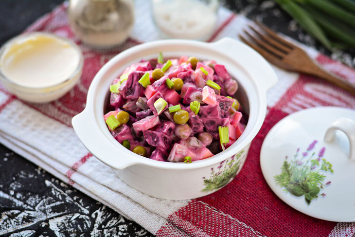 Salad "Violetta" with beets and cheese - it will charm your favorite guests