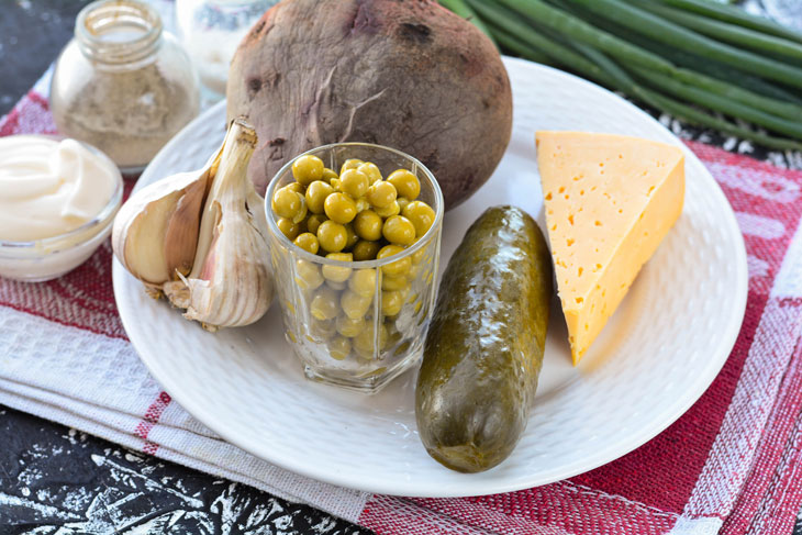 Salad "Violetta" with beets and cheese - it will charm your favorite guests