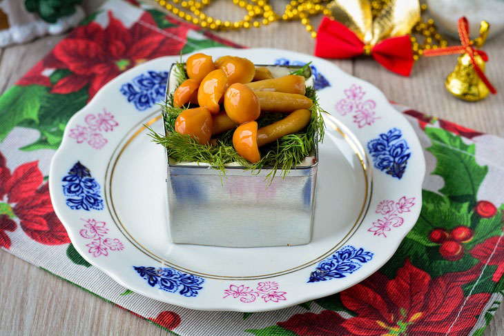 Salad "Mushroom Glade" - looks very presentable, but how delicious!