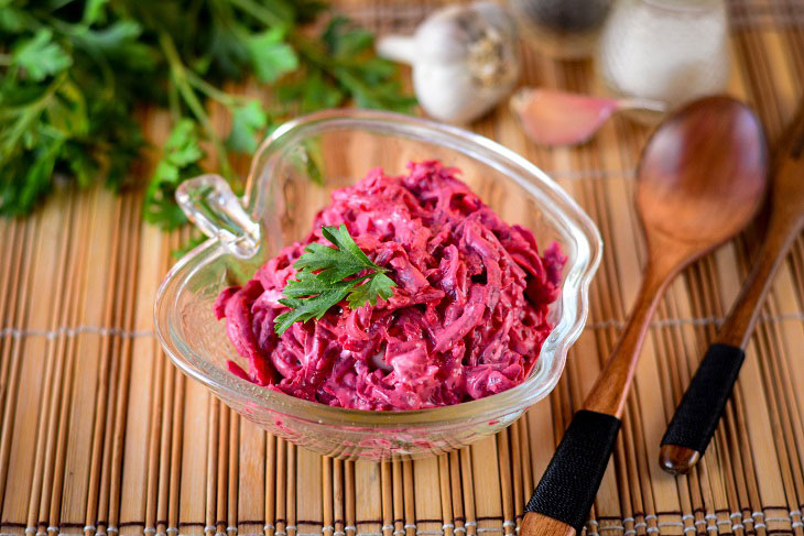Delicious and spicy salad with beets - guests will definitely ask for more