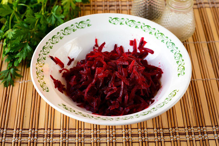 Delicious and spicy salad with beets - guests will definitely ask for more