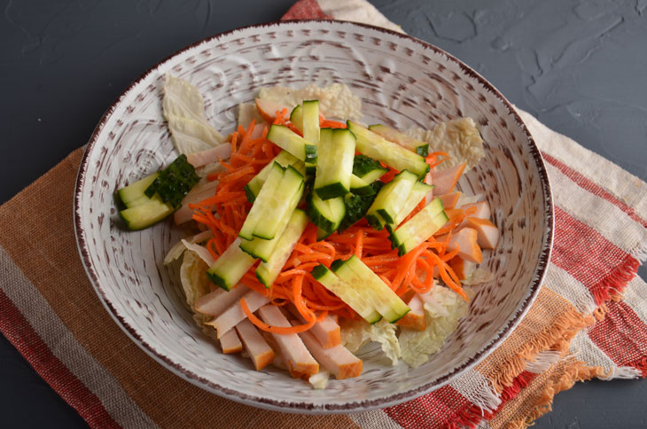 Salad "Table" with chicken - a great recipe for a holiday, and for every day