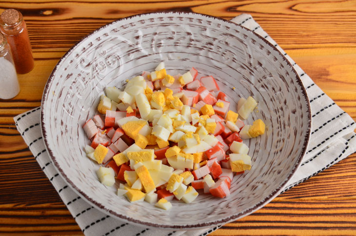 Salad "Gift" with crab sticks - it is ideal for a holiday