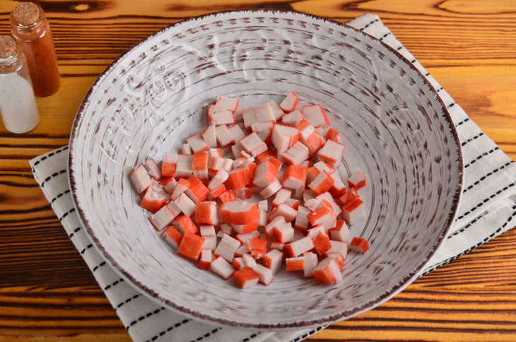 Salad "Gift" with crab sticks - it is ideal for a holiday