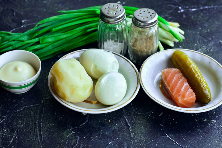 Salmon salad "Ministerial" - a quick and tasty recipe