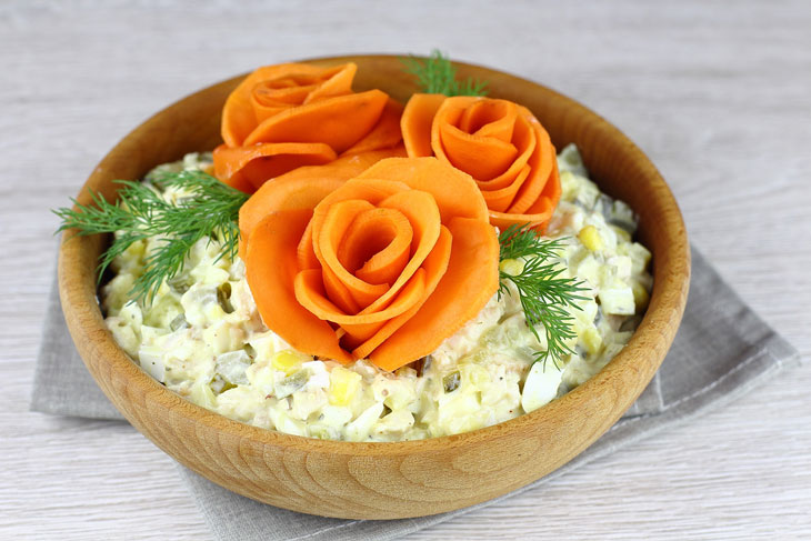 Salad with chicken "Flower meadow" - bright and beautiful, tastes amazing