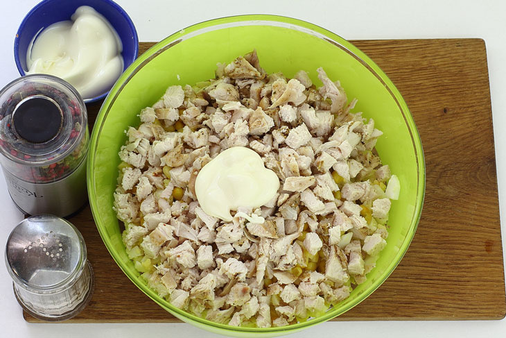 Salad with chicken "Flower meadow" - bright and beautiful, tastes amazing