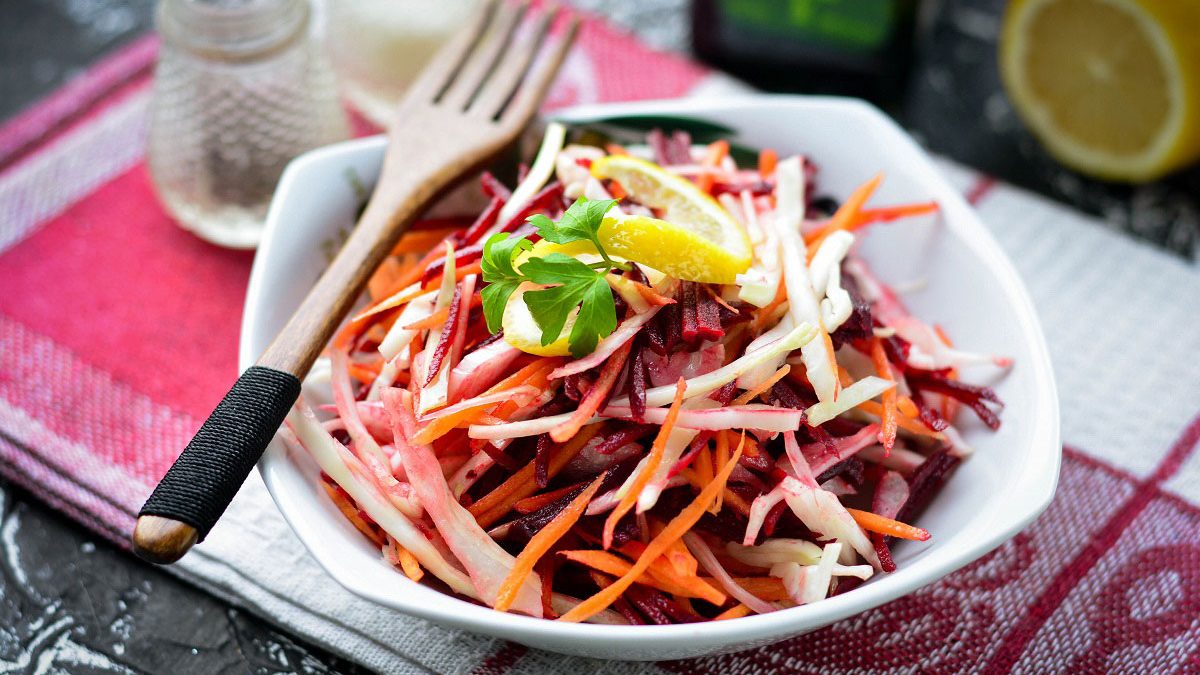 Salad “Brush” with cabbage and beets – it will become your favorite diet dish