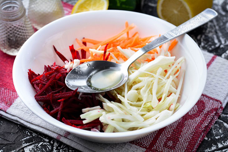 Salad "Brush" with cabbage and beets - it will become your favorite diet dish