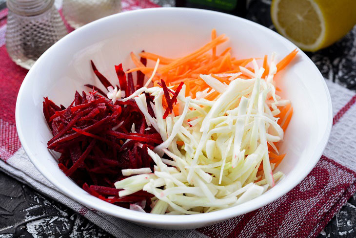 Salad "Brush" with cabbage and beets - it will become your favorite diet dish