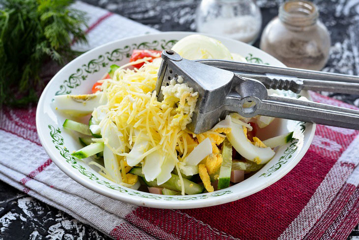 Bakhor salad with sausage - spicy, simple and original