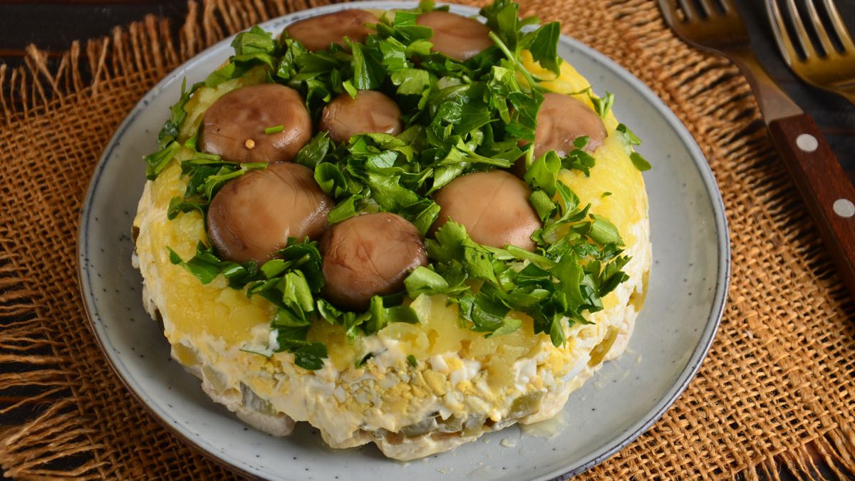 Salad “Mushroom Glade” with champignons – beautiful and special