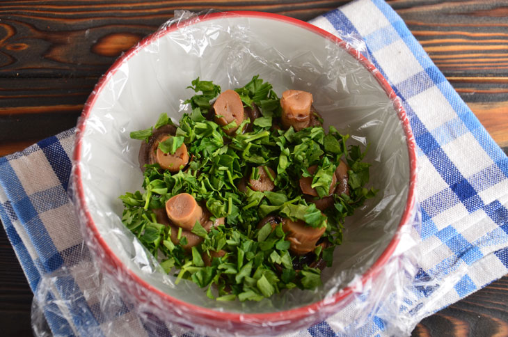 Salad "Mushroom Glade" with champignons - beautiful and special