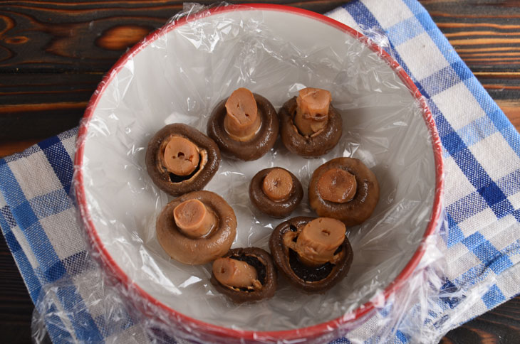 Salad "Mushroom Glade" with champignons - beautiful and special