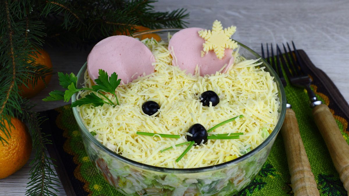 New Year’s salad “Mouse” with chicken – will delight guests at the festive table