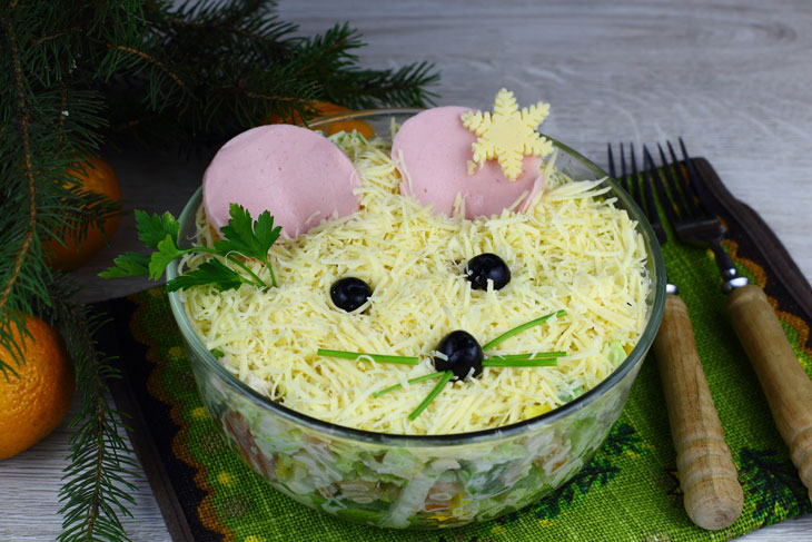 New Year's salad "Mouse" with chicken - will delight guests at the festive table