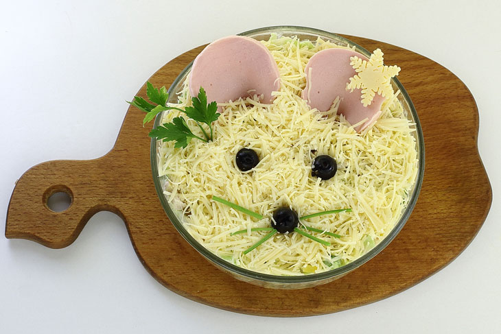 New Year's salad "Mouse" with chicken - will delight guests at the festive table