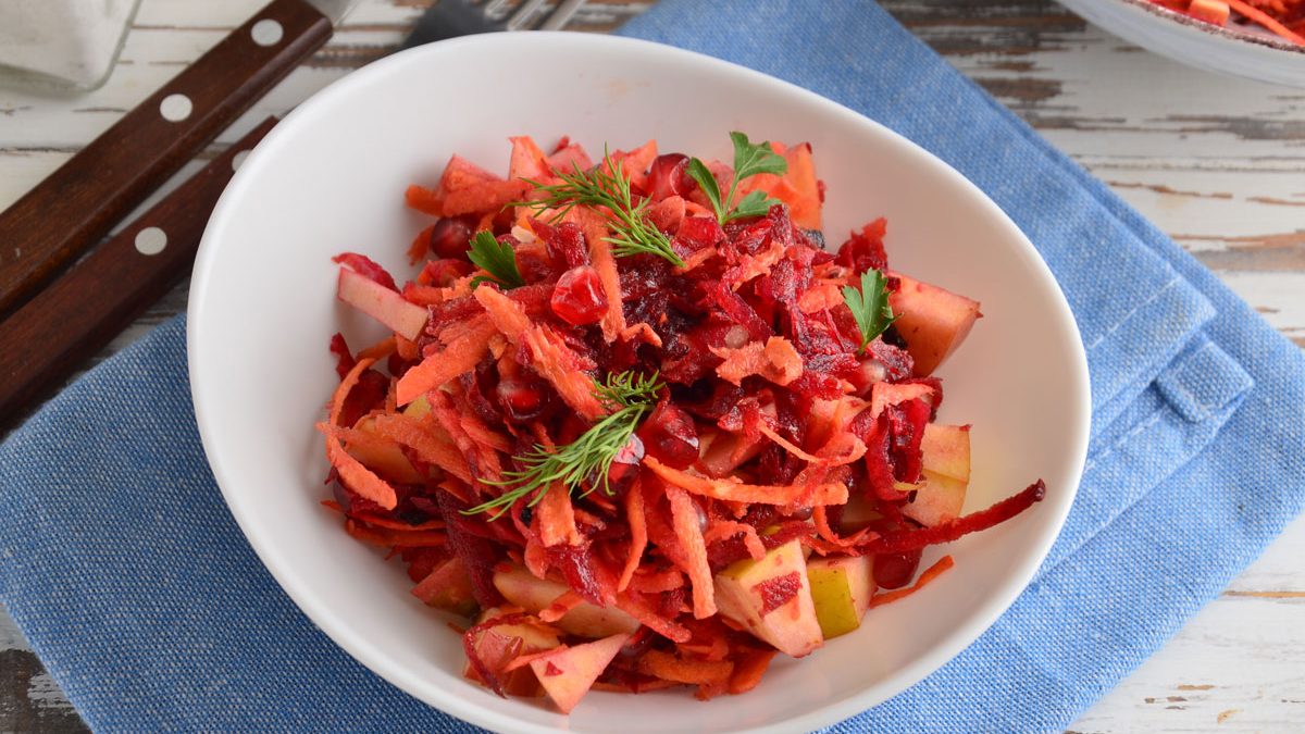 Salad “Brush” with pomegranate – very healthy and tasty
