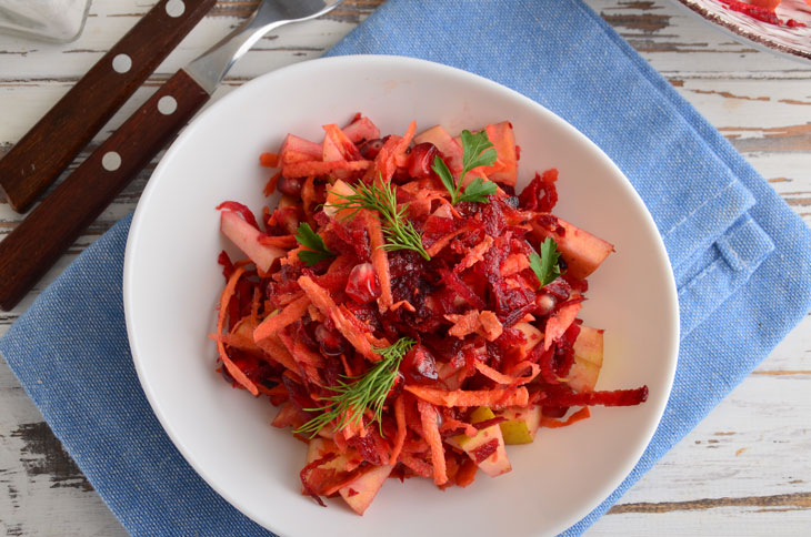 Salad "Brush" with pomegranate - very healthy and tasty