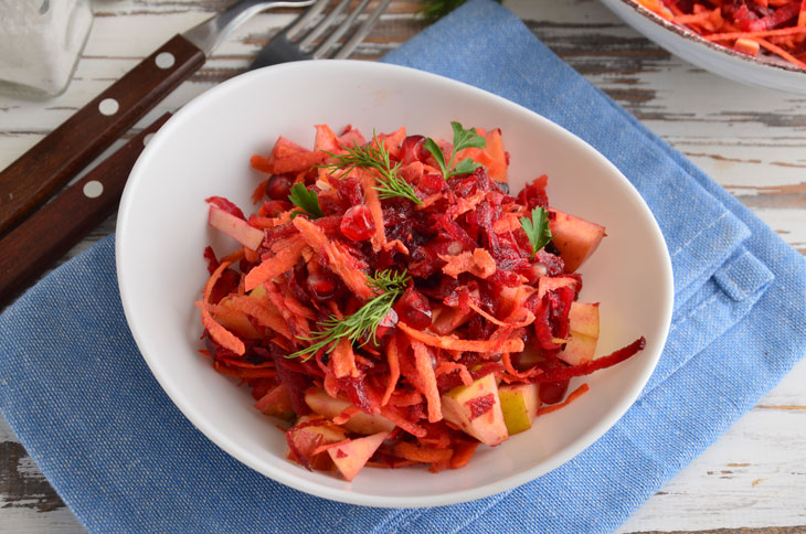 Salad "Brush" with pomegranate - very healthy and tasty