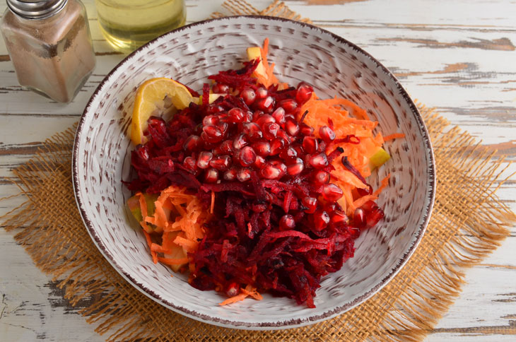 Salad "Brush" with pomegranate - very healthy and tasty