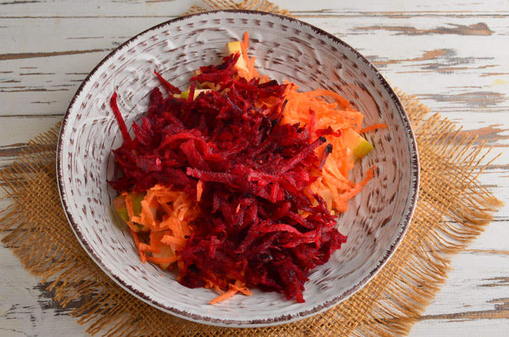 Salad "Brush" with pomegranate - very healthy and tasty