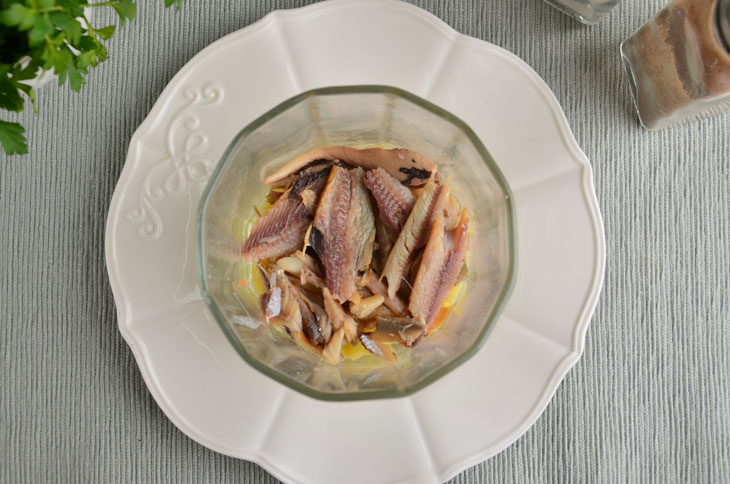 Sprats under a fur coat - a spectacular and tasty salad