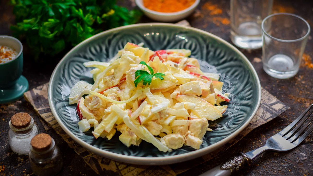 Salad “Mermaid” with squid and chicken – very tasty and original
