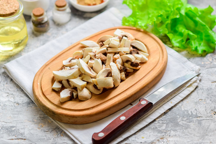 Salad "Piquant note" - simple, satisfying and nutritious