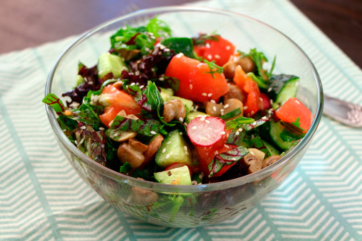 Vegetable salad "Antibes" with sesame - light and tasty