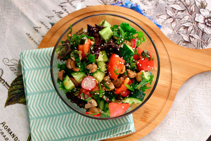 Vegetable salad "Antibes" with sesame - light and tasty