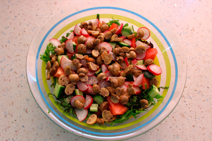 Vegetable salad "Antibes" with sesame - light and tasty