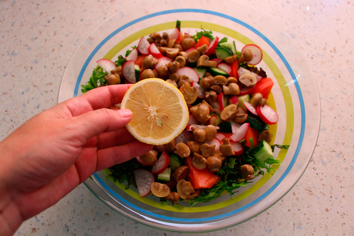 Vegetable salad "Antibes" with sesame - light and tasty