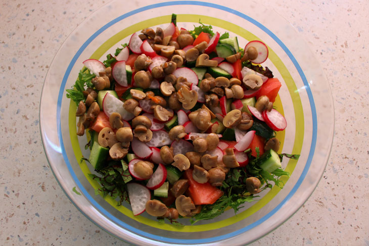 Vegetable salad "Antibes" with sesame - light and tasty