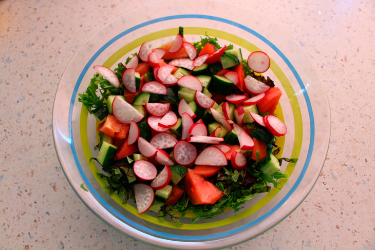 Vegetable salad "Antibes" with sesame - light and tasty