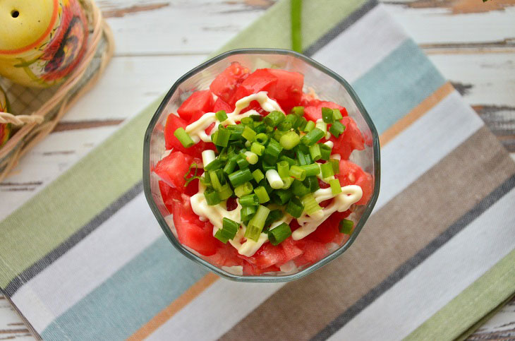 Salad "Triumph" with smoked chicken - both for every day and for a holiday