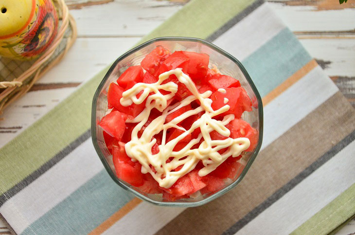 Salad "Triumph" with smoked chicken - both for every day and for a holiday