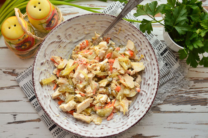 Salad "Obzhorka" with chicken - tasty and affordable